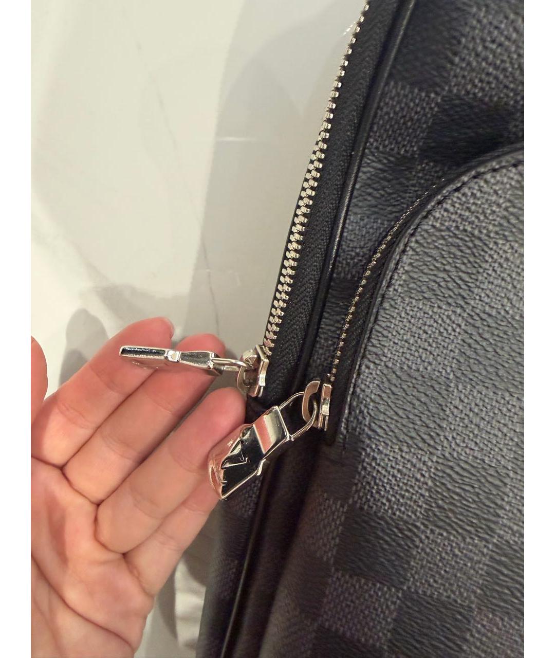 LOUIS VUITTON Черная сумка на плечо из канвы, фото 8