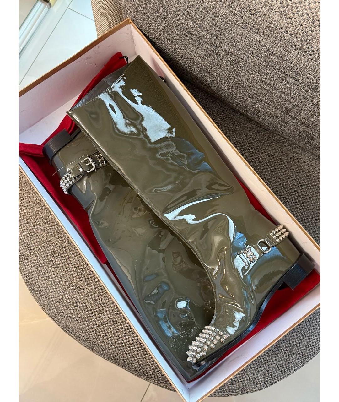 CHRISTIAN LOUBOUTIN Хаки сапоги из лакированной кожи, фото 8