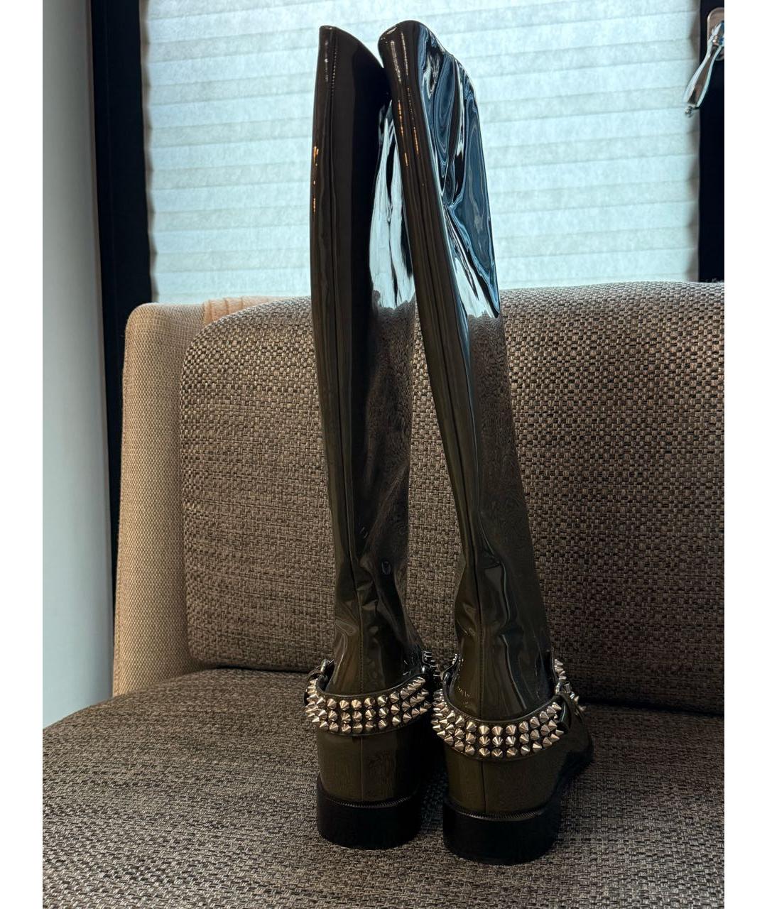 CHRISTIAN LOUBOUTIN Хаки сапоги из лакированной кожи, фото 4