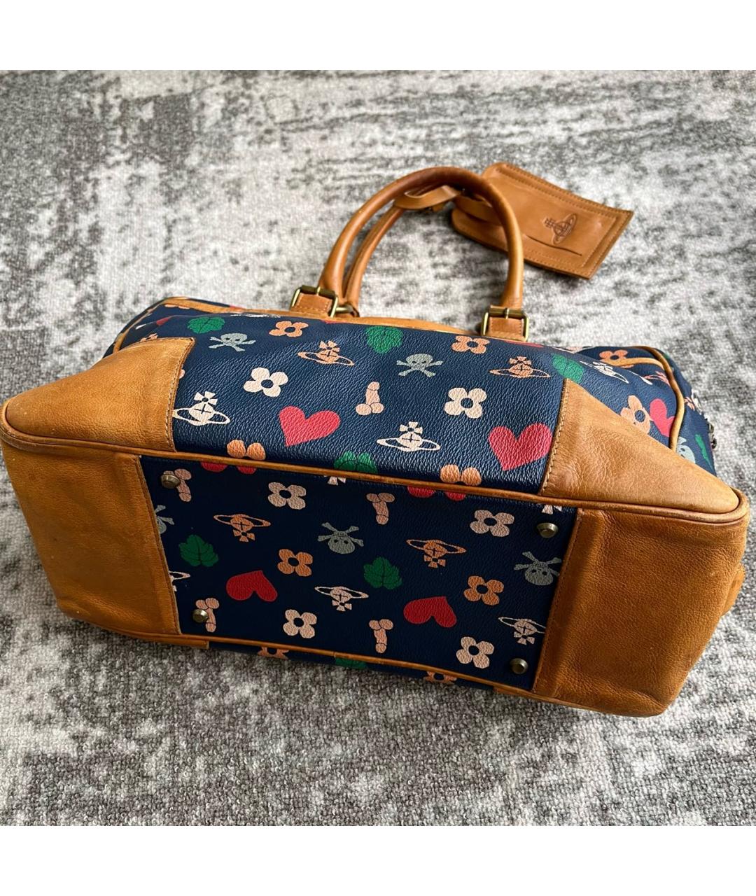VIVIENNE WESTWOOD Темно-синяя кожаная сумка с короткими ручками, фото 3