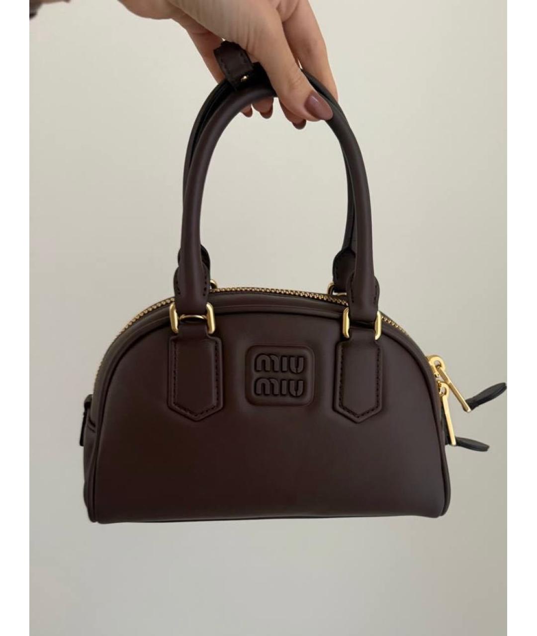 MIU MIU Коричневая кожаная сумка с короткими ручками, фото 2