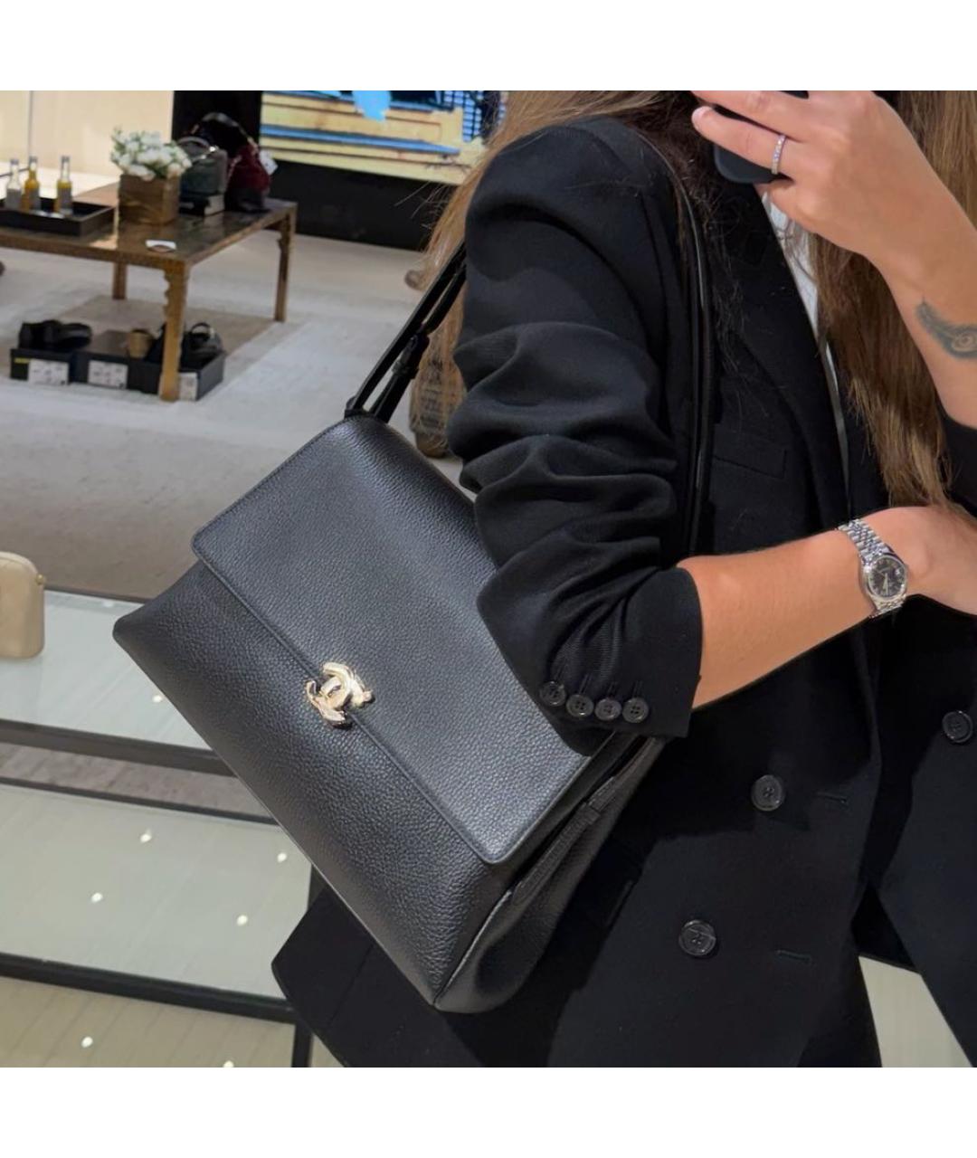 CHANEL Черная кожаная сумка тоут, фото 5