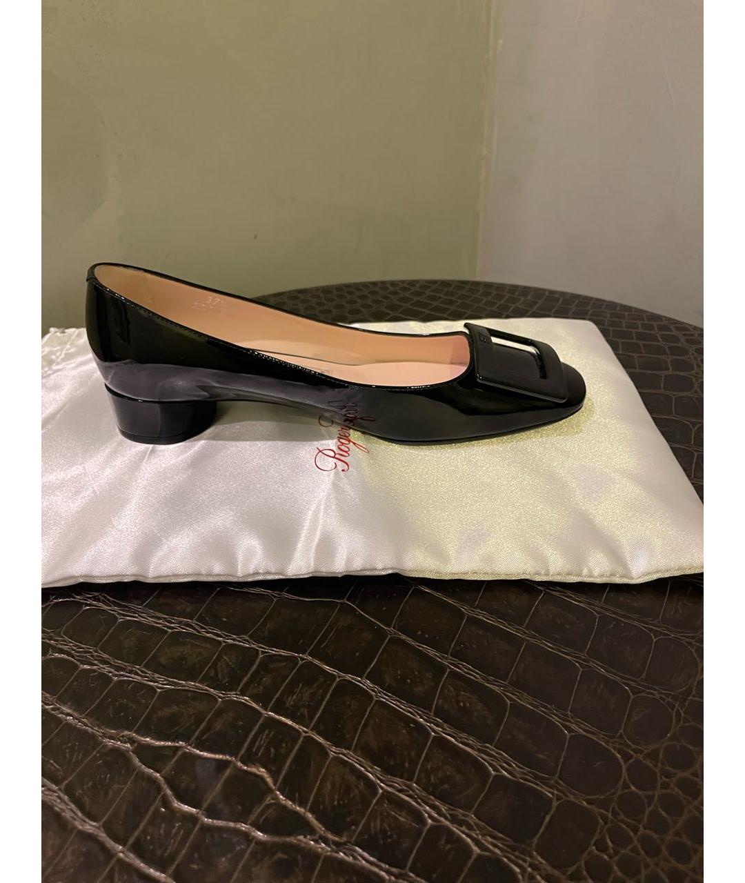 ROGER VIVIER Черные туфли из лакированной кожи, фото 9