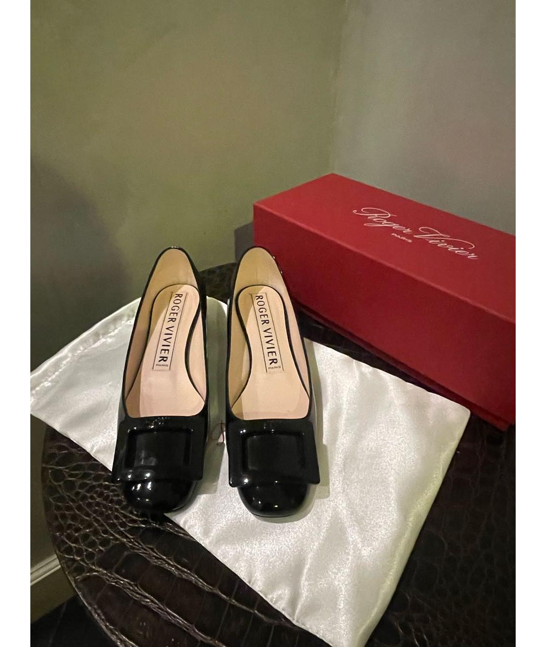 ROGER VIVIER Черные туфли из лакированной кожи, фото 2
