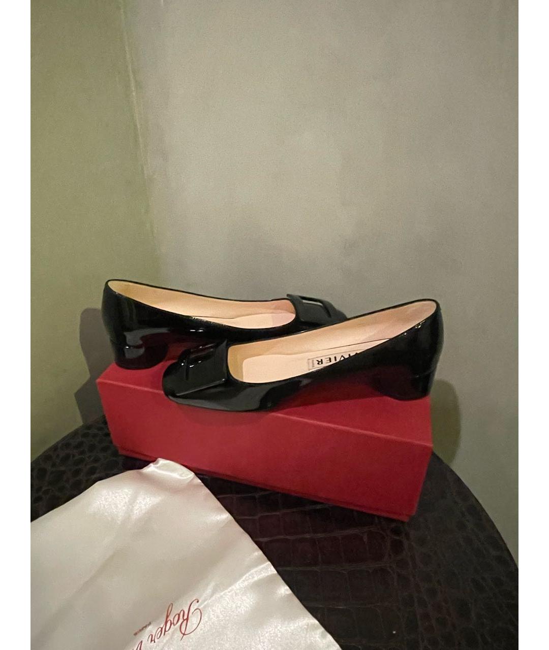ROGER VIVIER Черные туфли из лакированной кожи, фото 6
