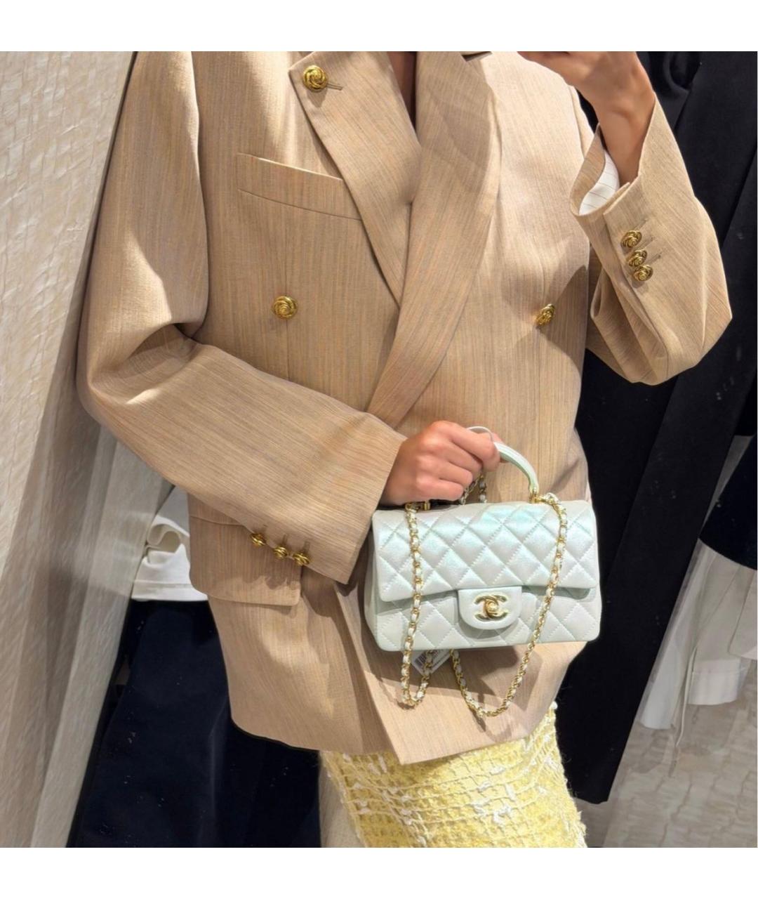 CHANEL Салатовая сумка с короткими ручками из лакированной кожи, фото 7