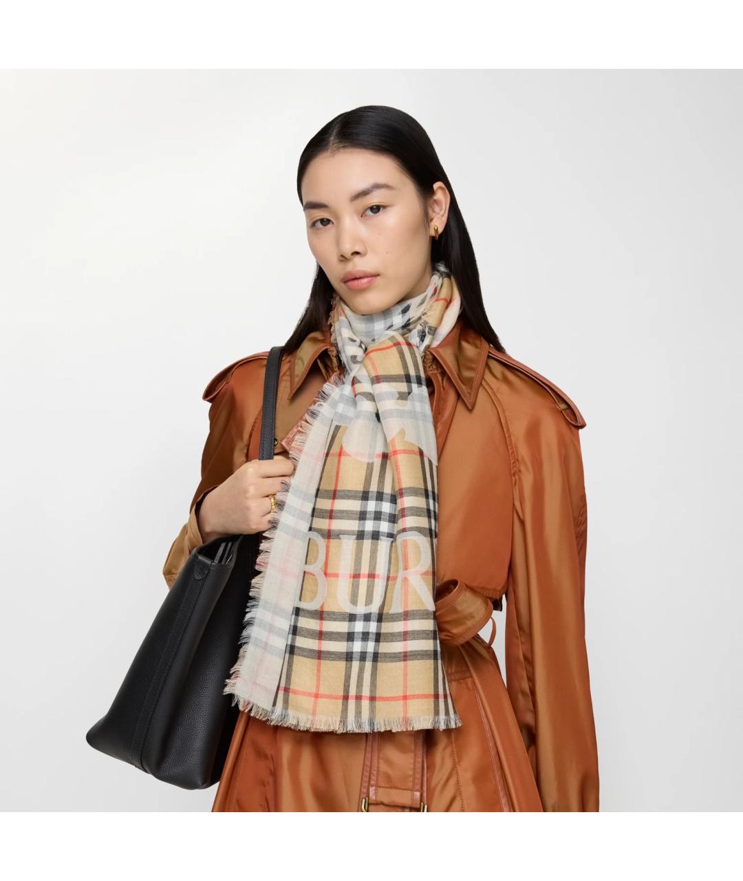 BURBERRY Бежевый шерстяной шарф, фото 3