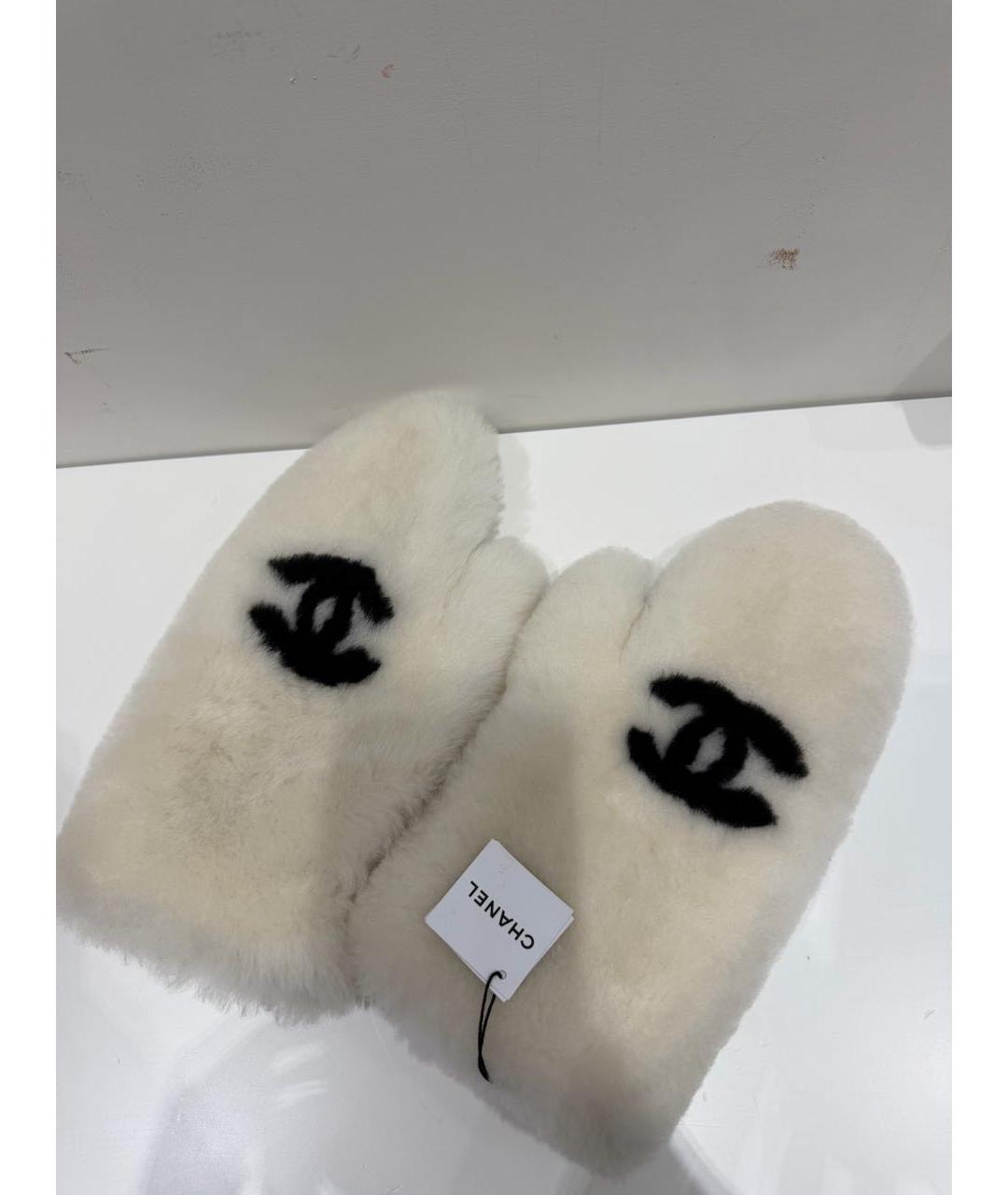CHANEL Белые кожаные варежки, фото 5