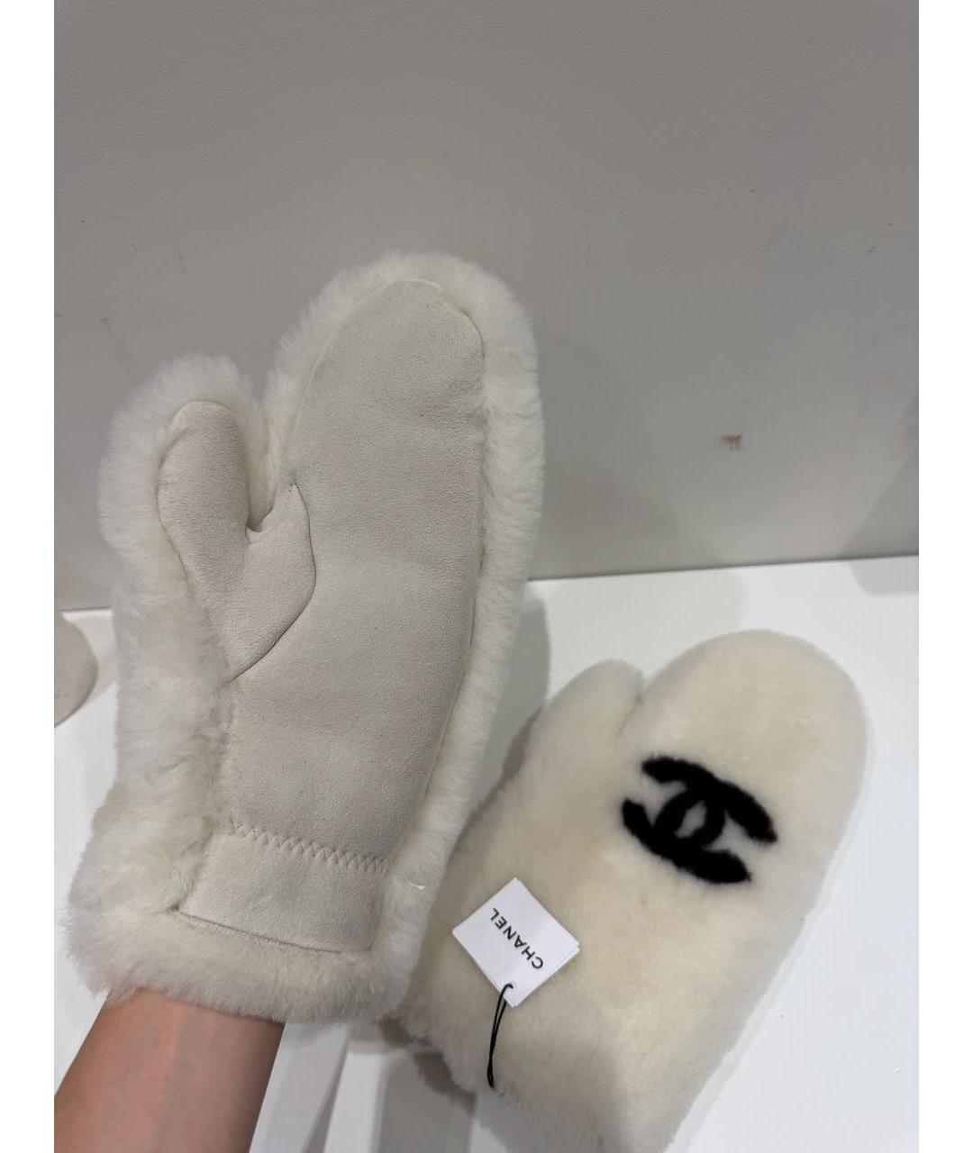 CHANEL Белые кожаные варежки, фото 2