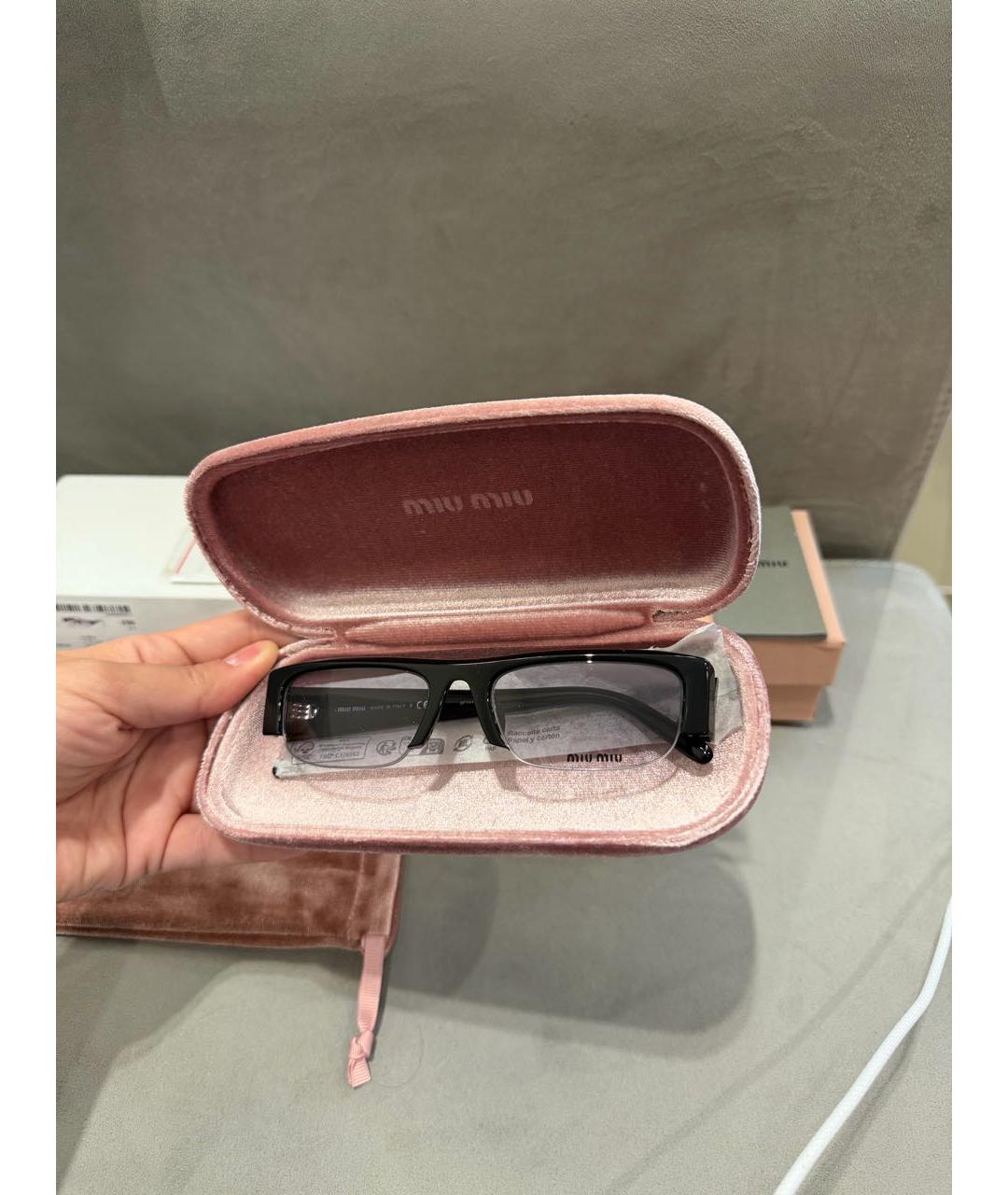 MIU MIU Черные пластиковые солнцезащитные очки, фото 4
