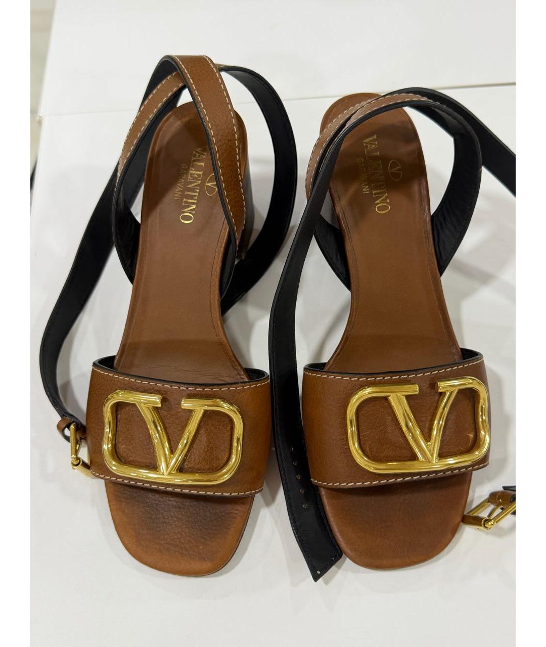 VALENTINO Коричневые кожаные босоножки, фото 2