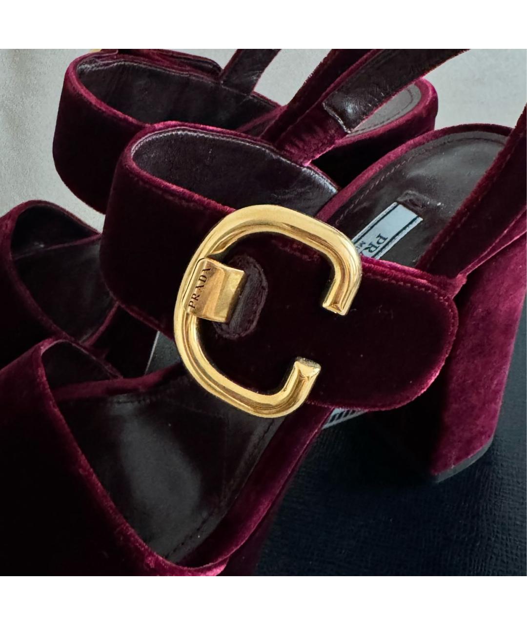 PRADA Бордовые бархатные босоножки, фото 5