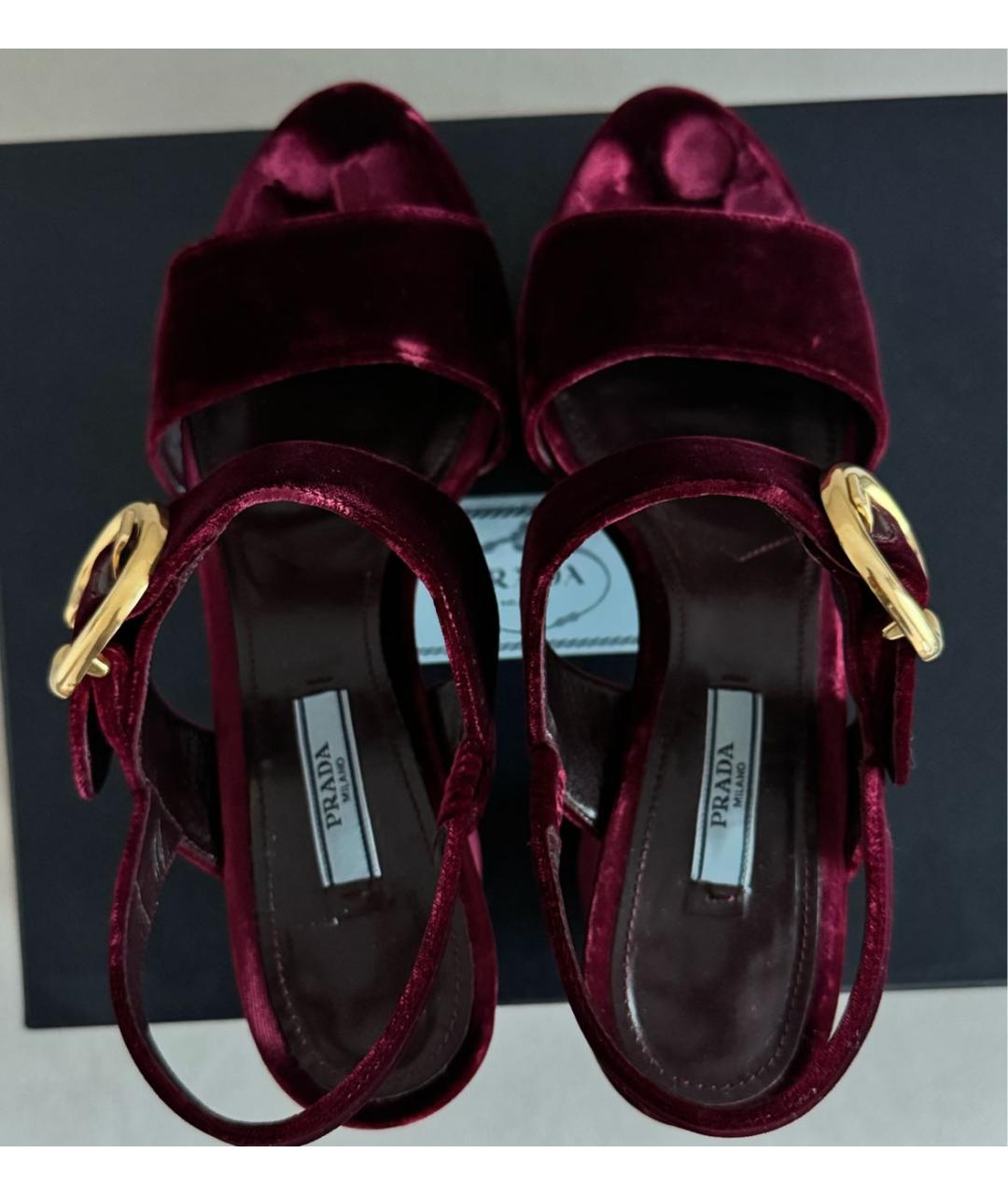 PRADA Бордовые бархатные босоножки, фото 4