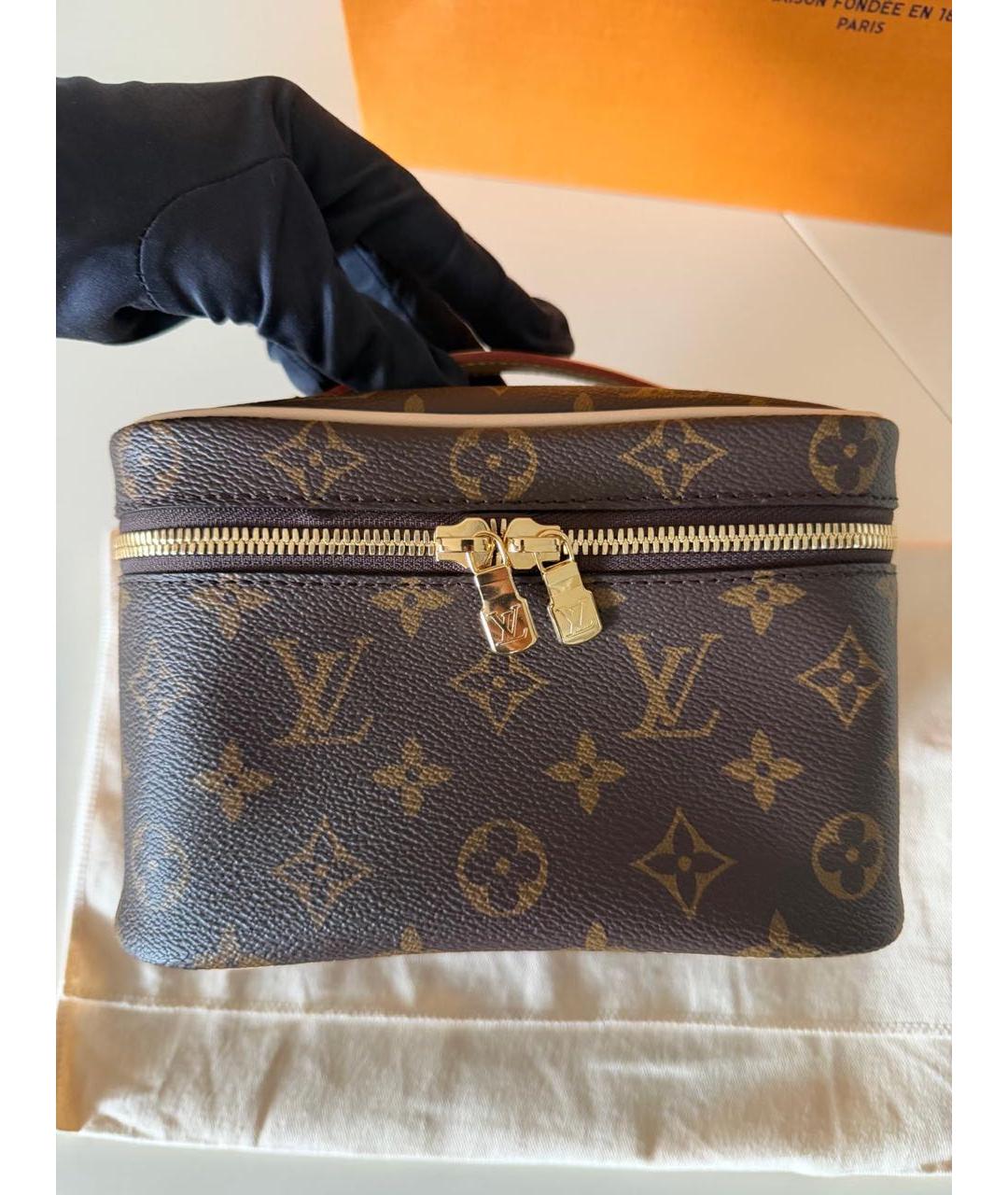 LOUIS VUITTON Коричневая косметичка из канвы, фото 2