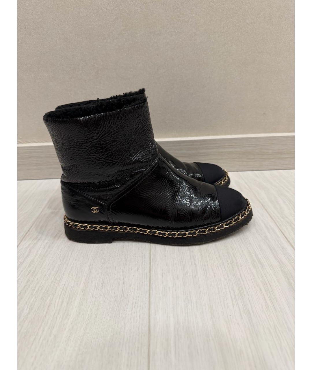 CHANEL Черные полусапоги из лакированной кожи, фото 8