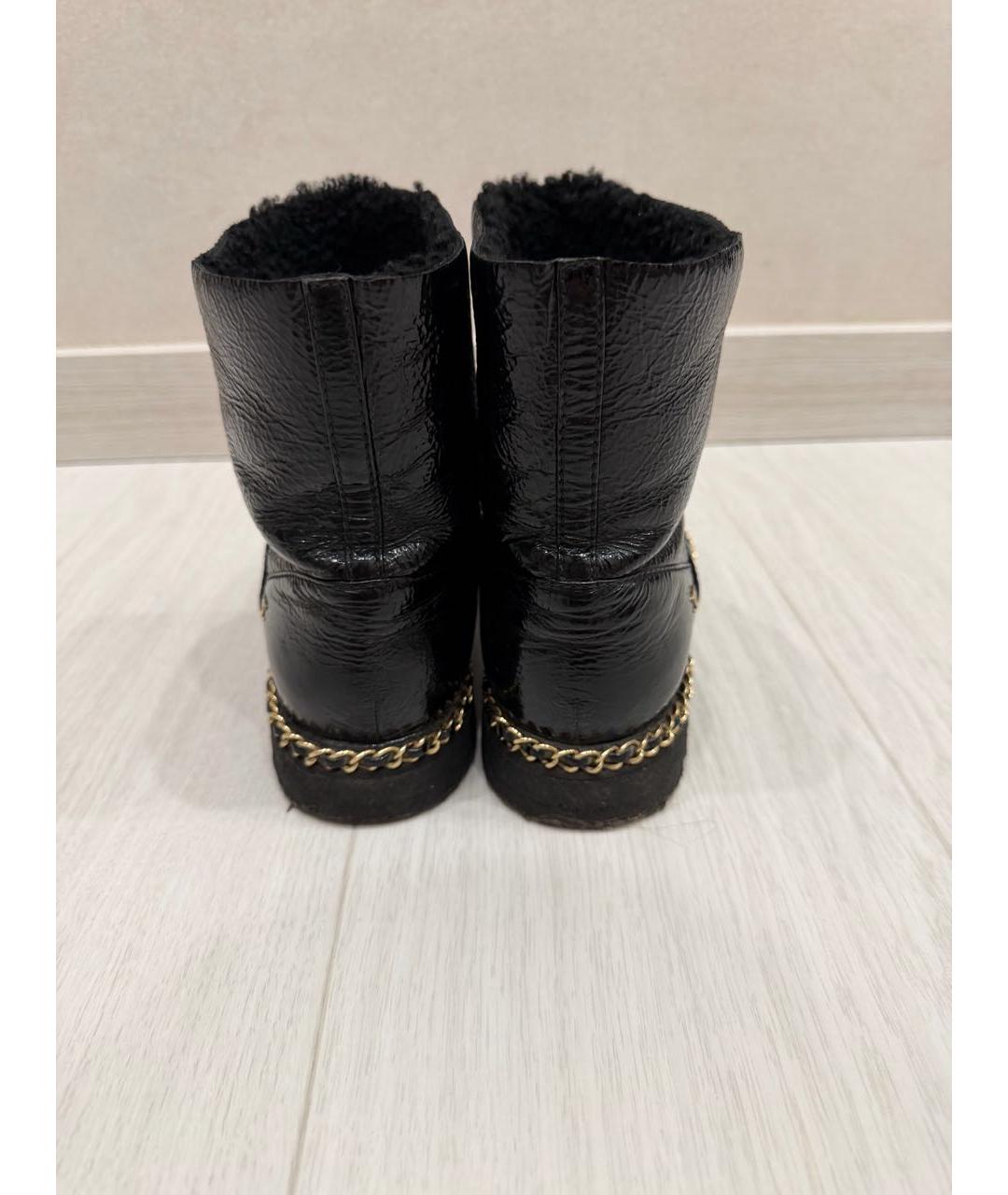 CHANEL Черные полусапоги из лакированной кожи, фото 4
