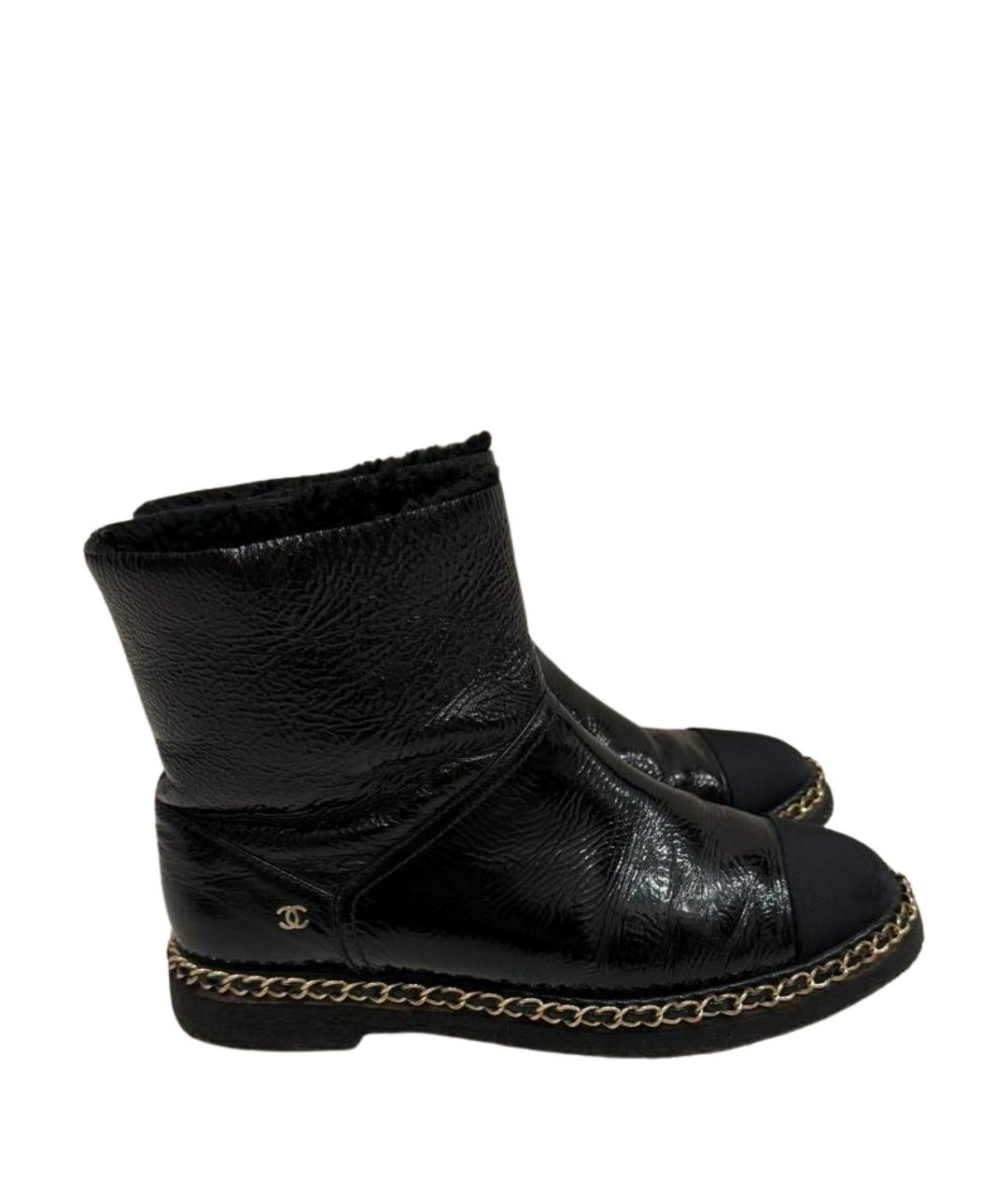 CHANEL Черные полусапоги из лакированной кожи, фото 1