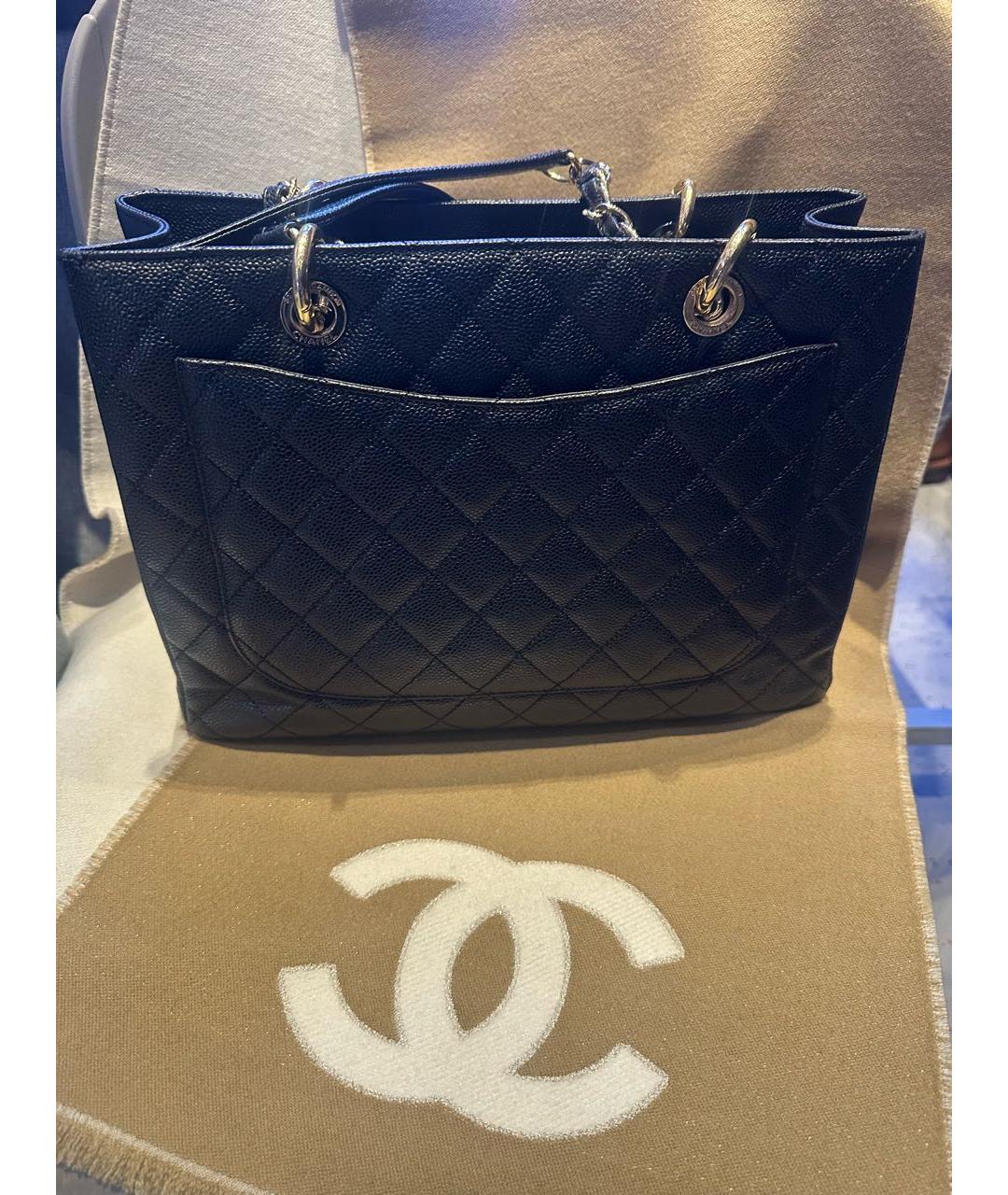 CHANEL Черная кожаная сумка через плечо, фото 3