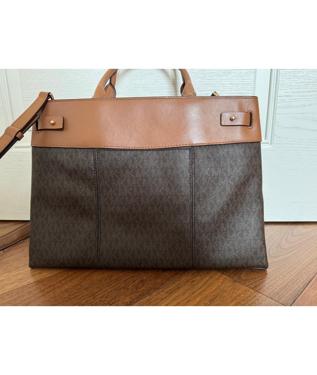 MICHAEL KORS Коричневая сумка с короткими ручками из канвы, фото 3
