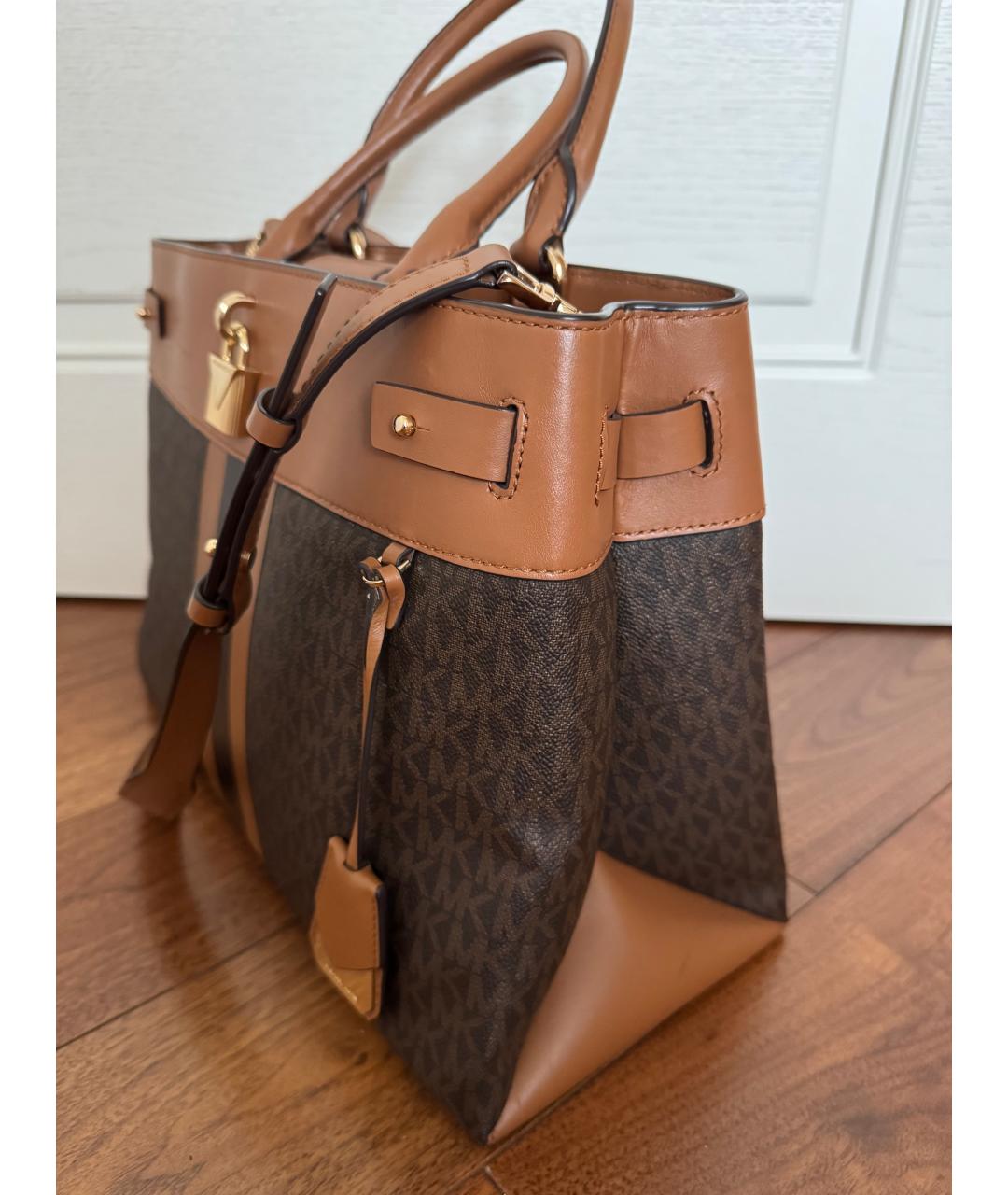 MICHAEL KORS Коричневая сумка с короткими ручками из канвы, фото 2