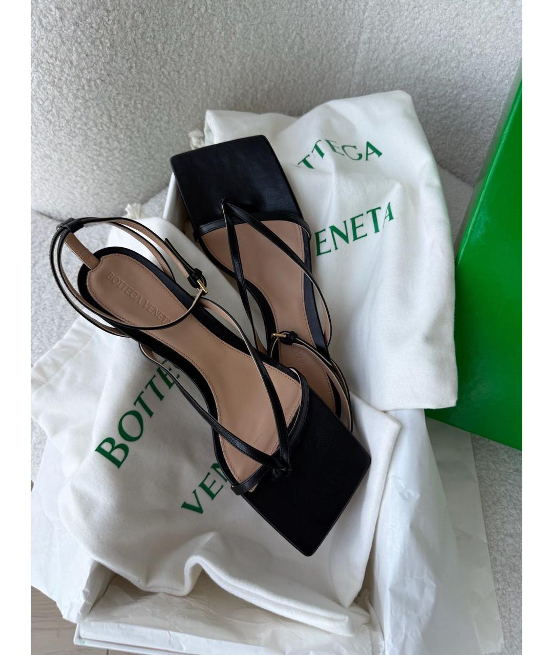 BOTTEGA VENETA Черные кожаные босоножки, фото 2