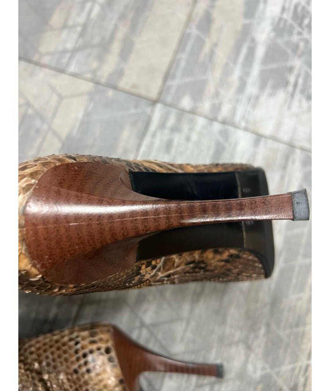 VERSACE Коричневые сапоги из кожи питона, фото 3