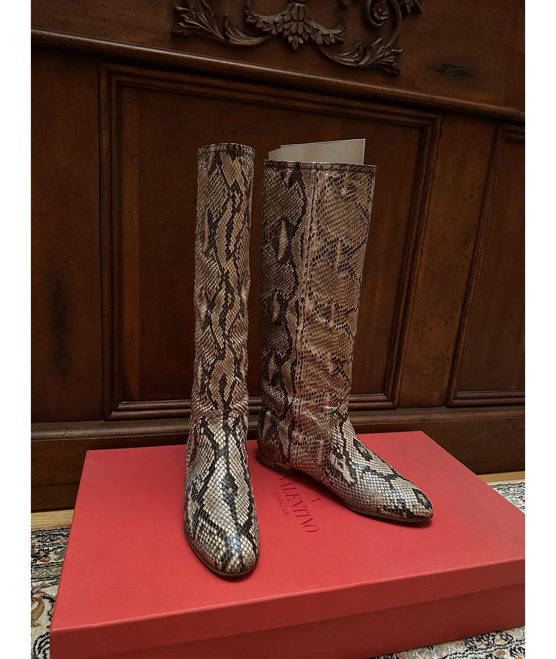 VALENTINO Бежевые сапоги из кожи питона, фото 2