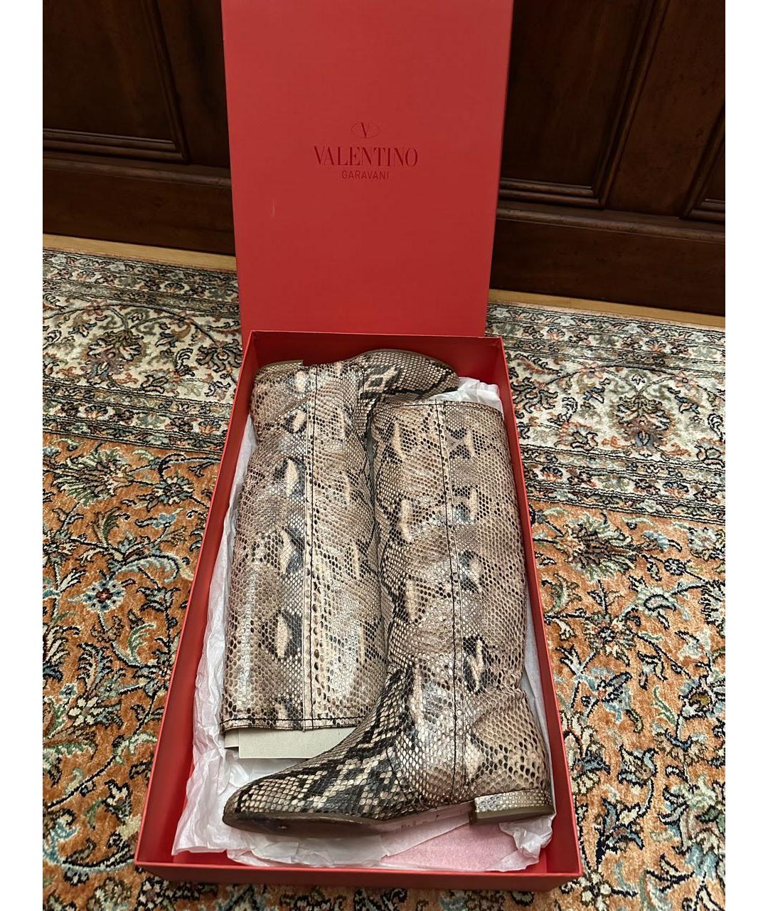 VALENTINO Бежевые сапоги из кожи питона, фото 9