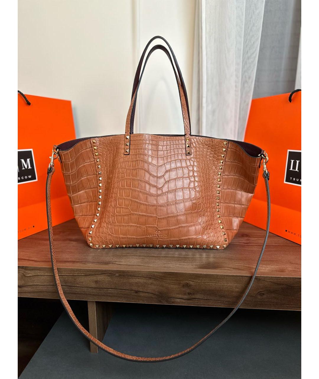 VALENTINO Оранжевая сумка через плечо из кожи крокодила, фото 5