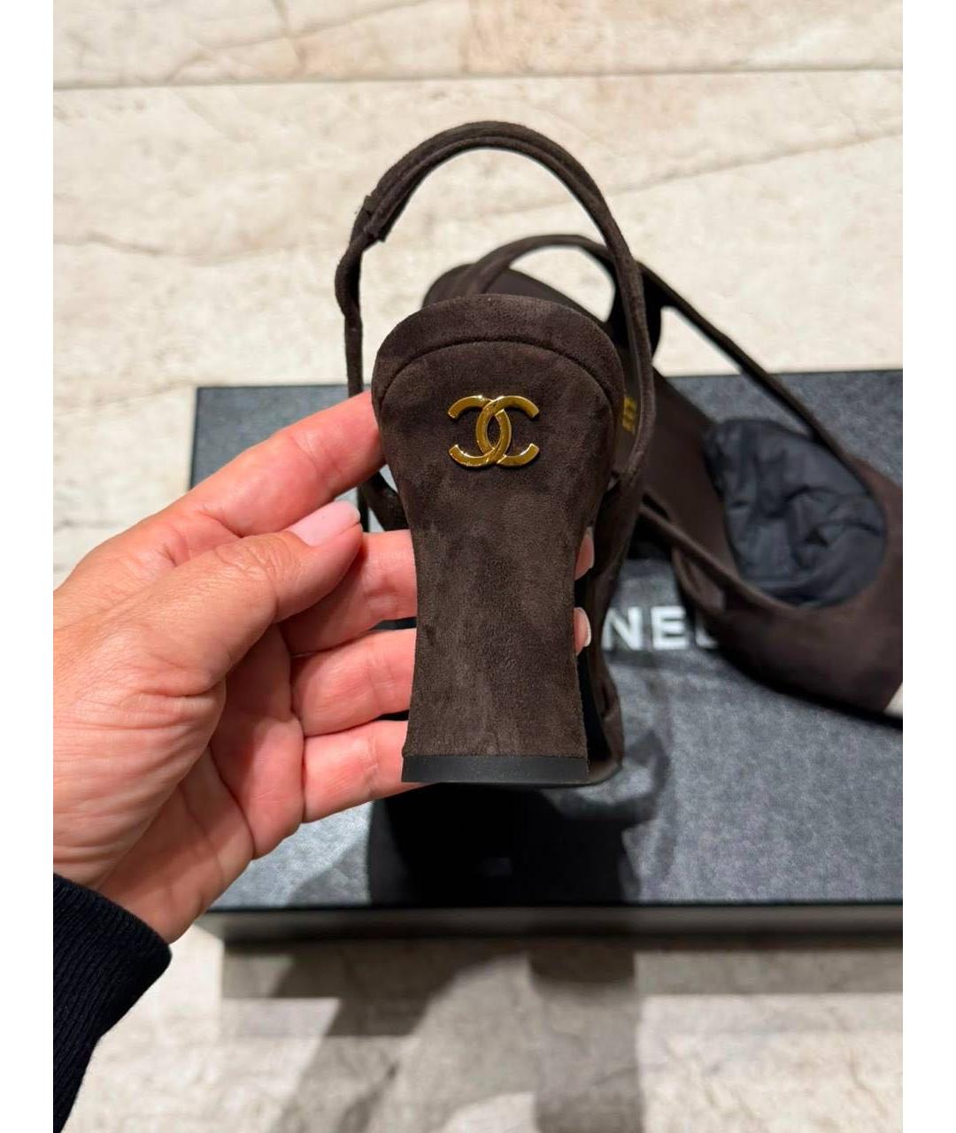 CHANEL Коричневые замшевые туфли, фото 4