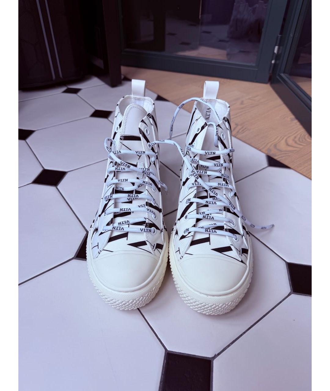 VALENTINO Белые текстильные высокие кроссовки / кеды, фото 2