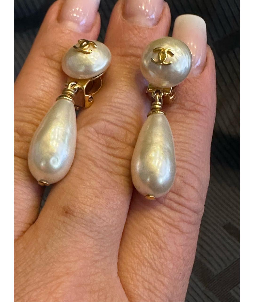 CHANEL Белые серьги, фото 3