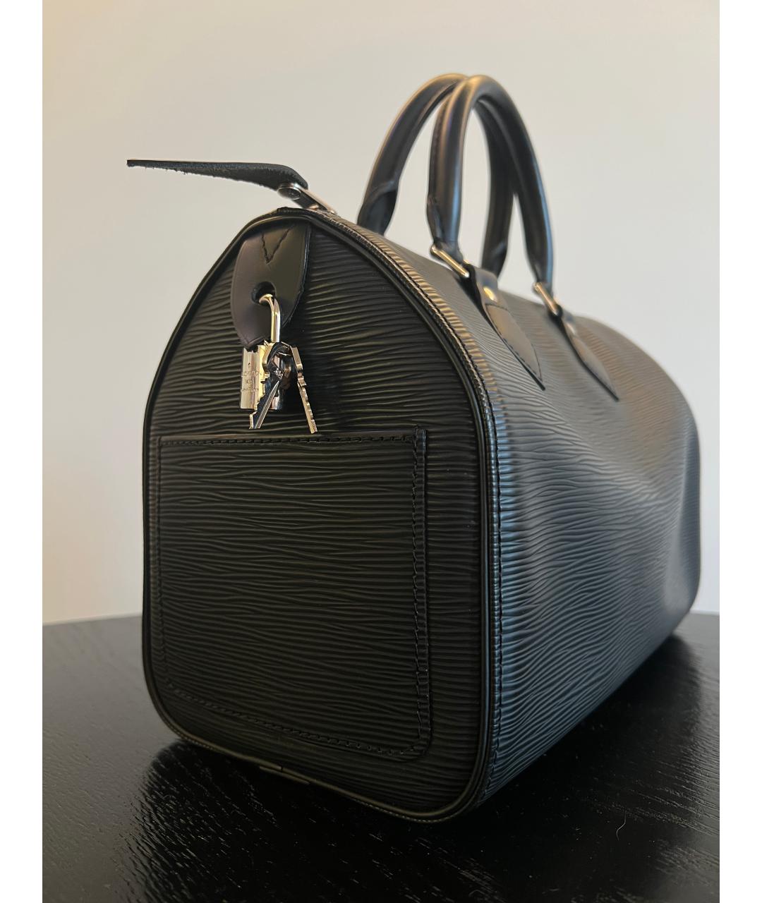 LOUIS VUITTON Черная кожаная сумка с короткими ручками, фото 2