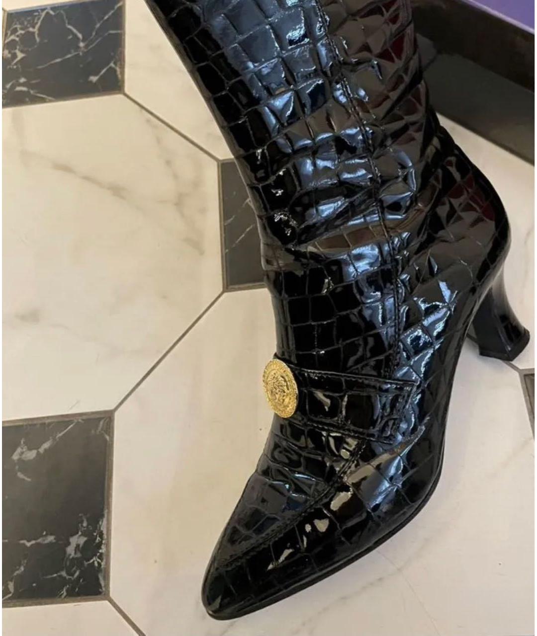 VERSACE Черные сапоги из лакированной кожи, фото 8