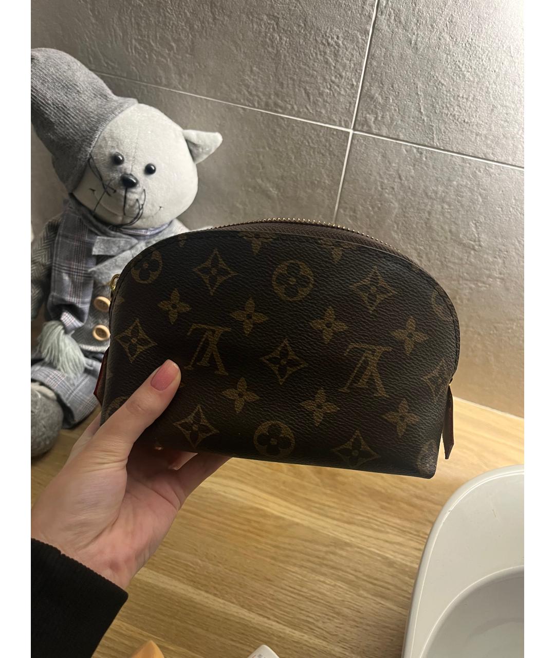 LOUIS VUITTON Черная косметичка из канвы, фото 2