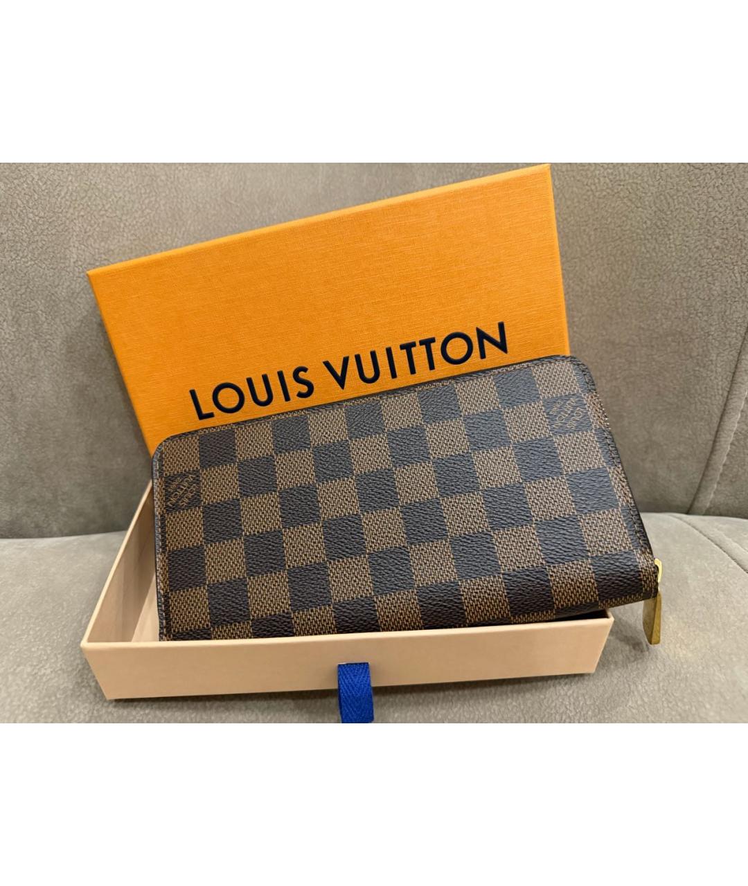 LOUIS VUITTON Коричневый кожаный кошелек, фото 3