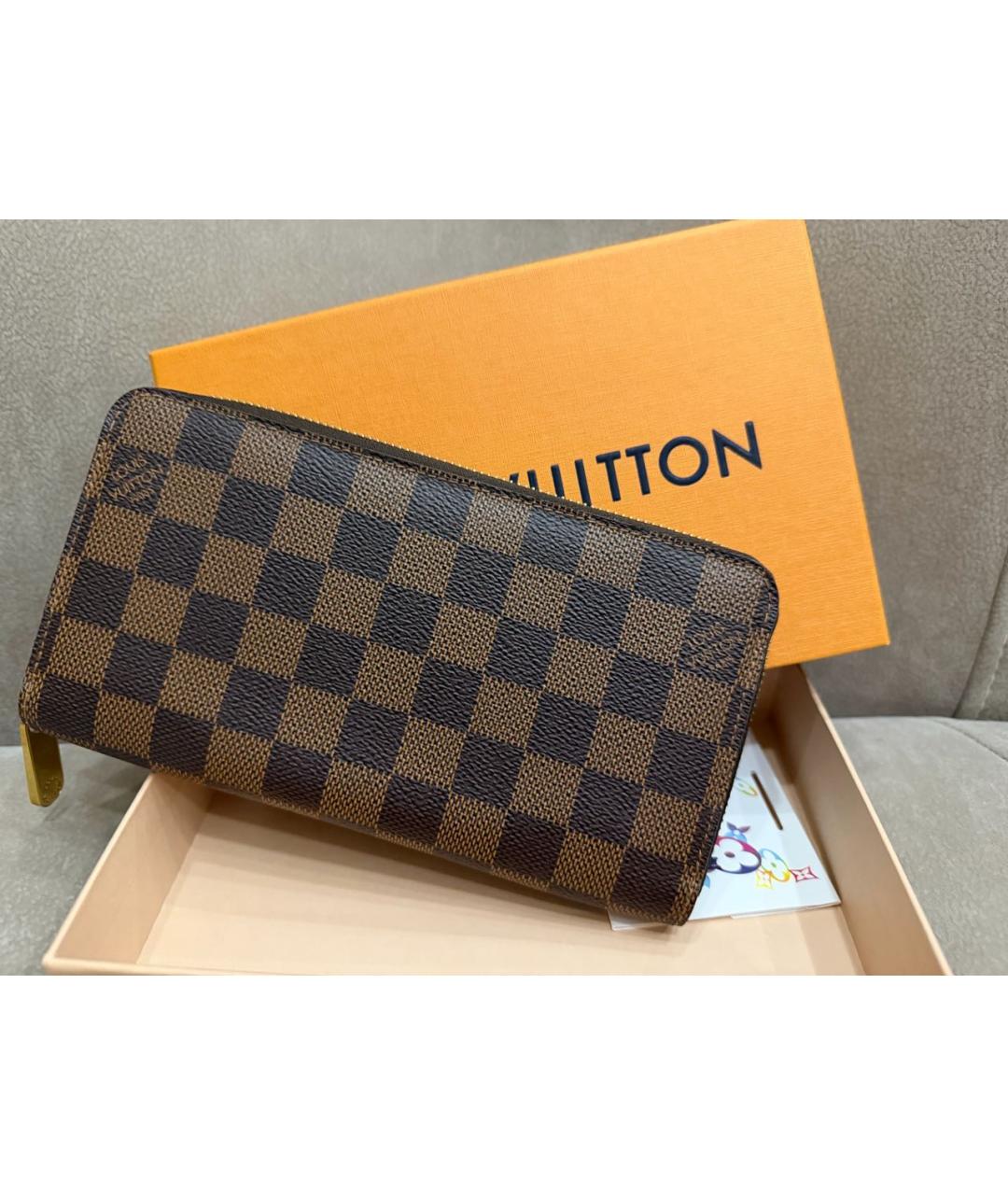 LOUIS VUITTON Коричневый кожаный кошелек, фото 5