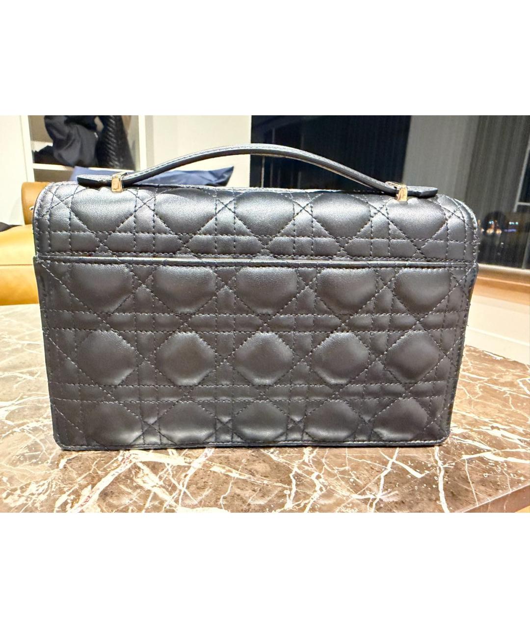 CHRISTIAN DIOR Черная кожаная сумка с короткими ручками, фото 2