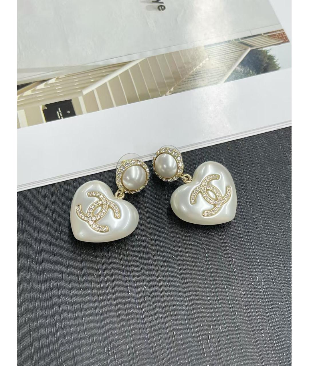 CHANEL Белые серьги, фото 3