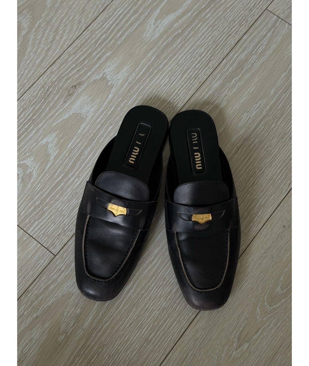 MIU MIU Коричневые кожаные мюли, фото 3