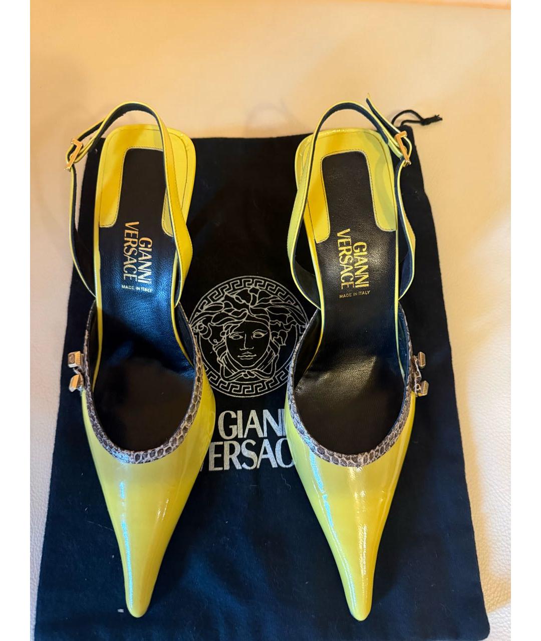 VERSACE COLLECTION Желтые туфли из лакированной кожи, фото 2