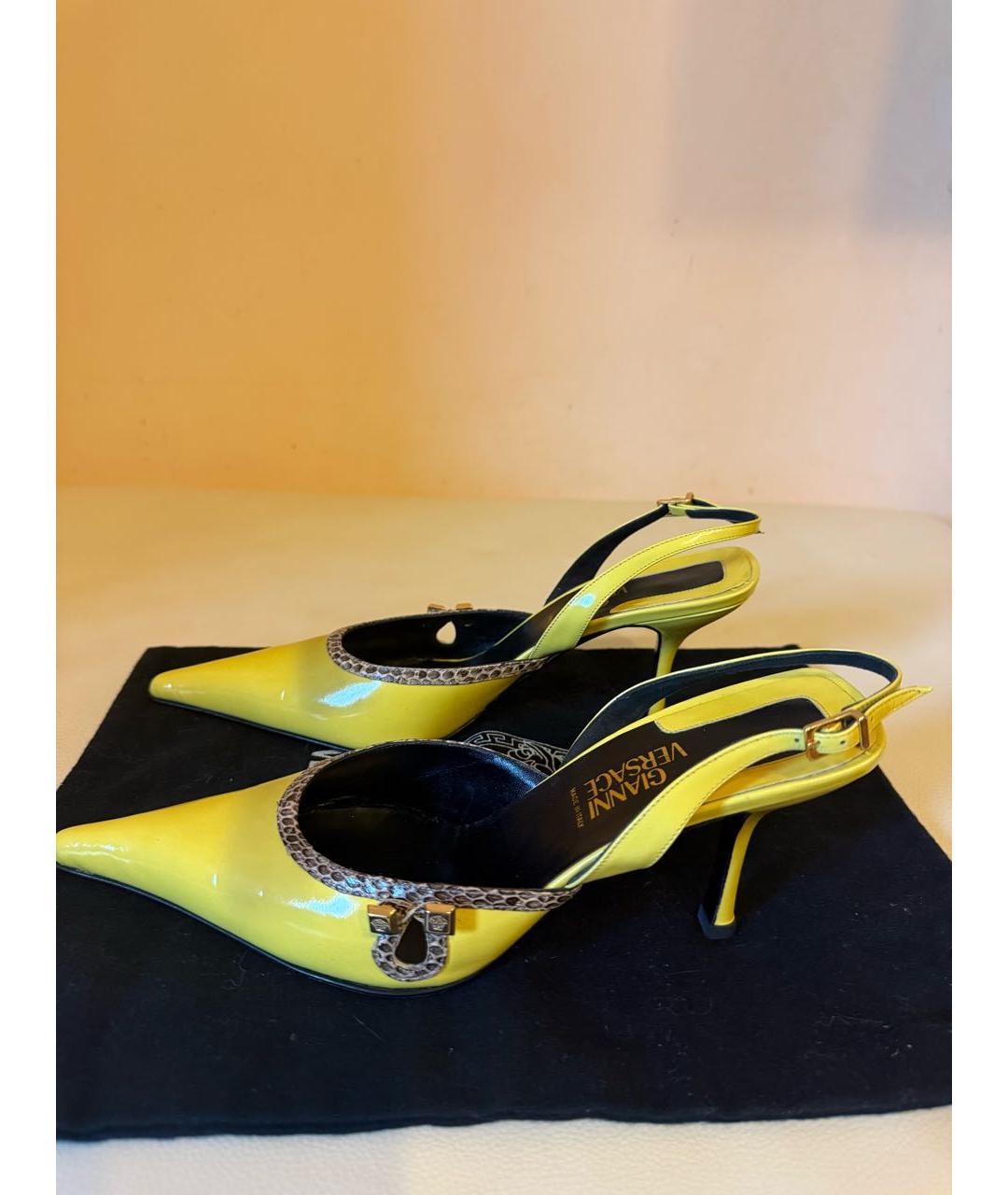 VERSACE COLLECTION Желтые туфли из лакированной кожи, фото 7