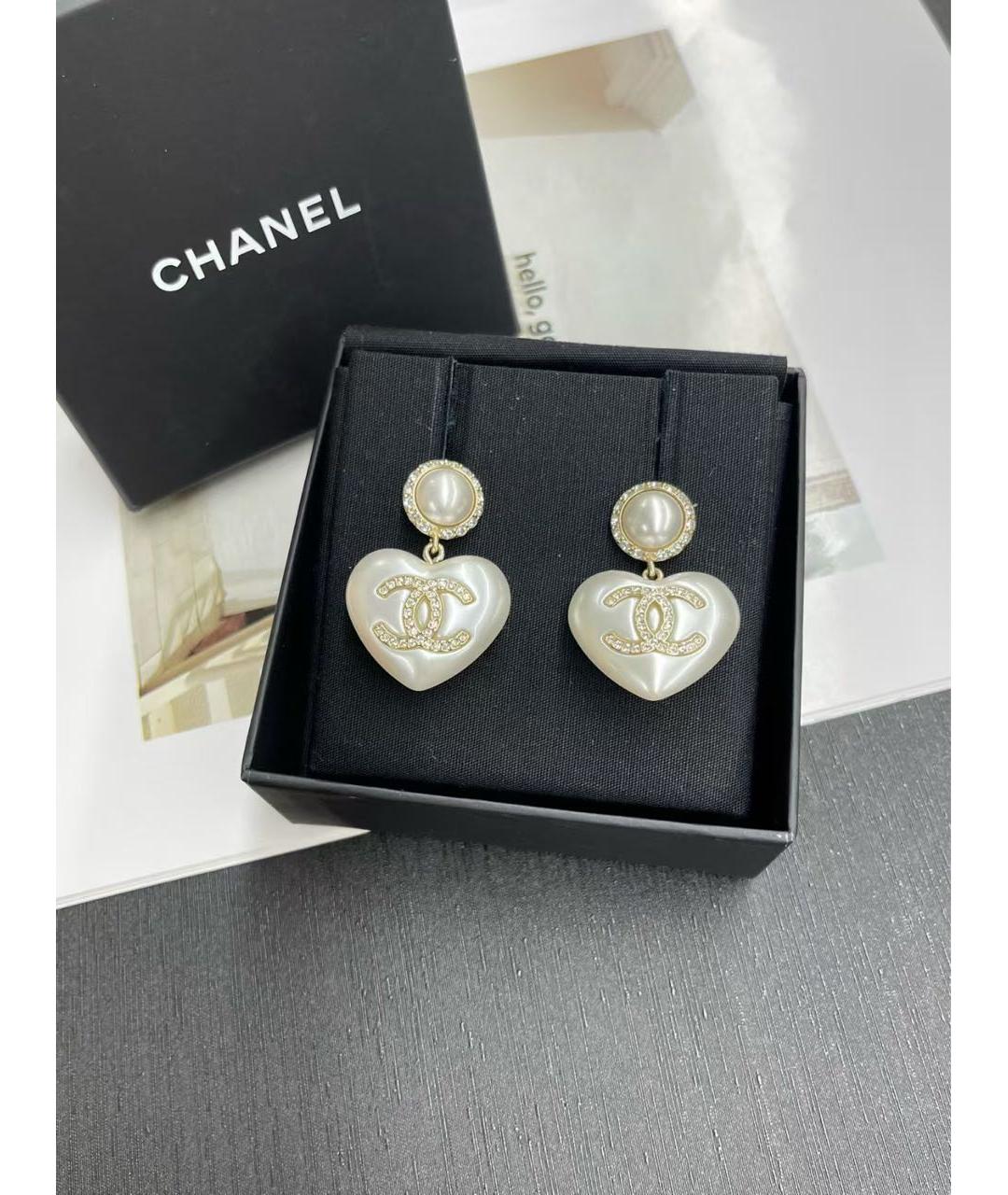 CHANEL Белые серьги, фото 5