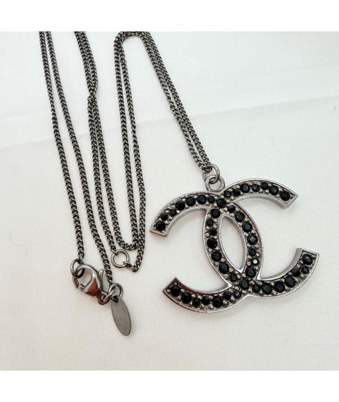 CHANEL Черная металлическая подвеска, фото 2