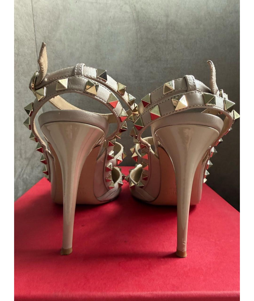 VALENTINO Бежевые туфли из лакированной кожи, фото 4