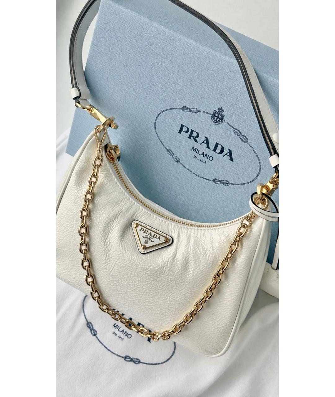 PRADA Белая сумка с короткими ручками из лакированной кожи, фото 5