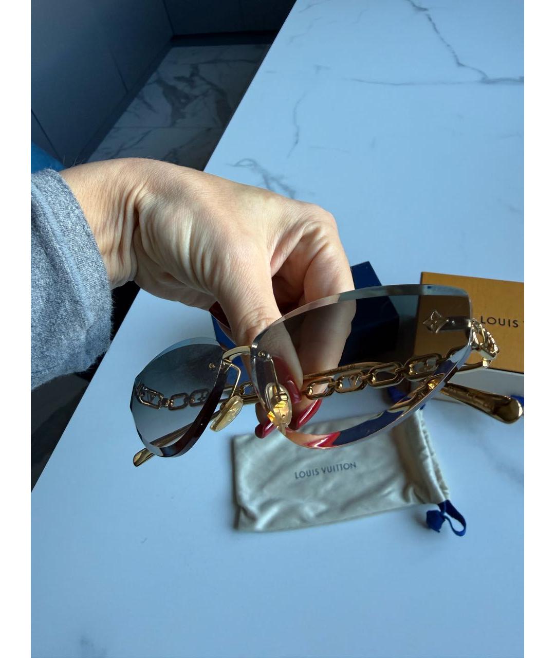 LOUIS VUITTON Золотые металлические солнцезащитные очки, фото 3
