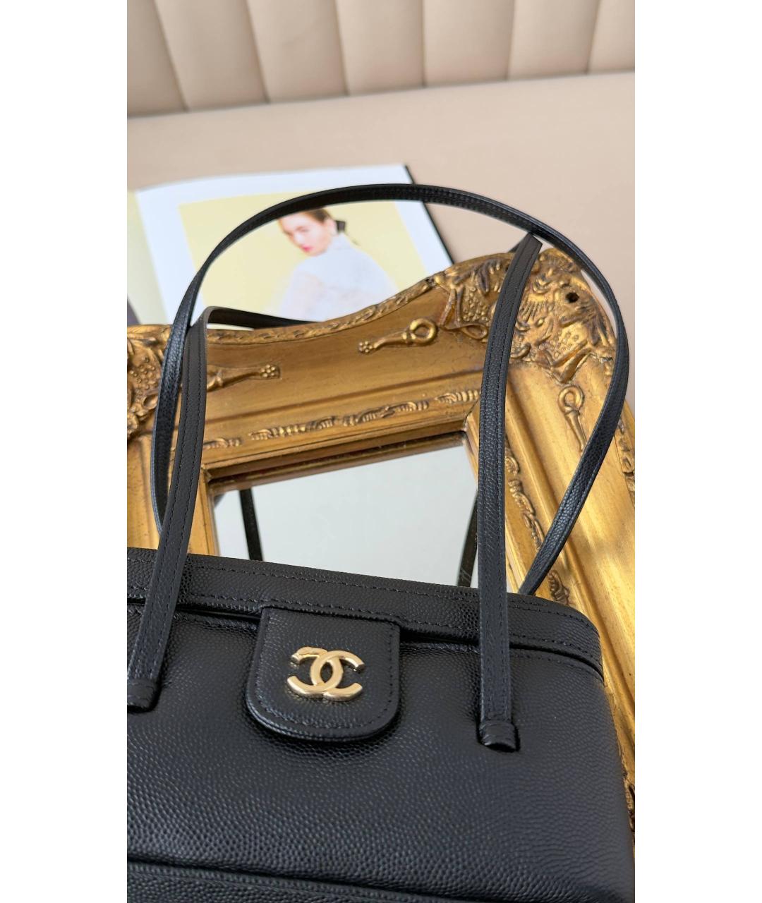 CHANEL Черная кожаная сумка с короткими ручками, фото 3