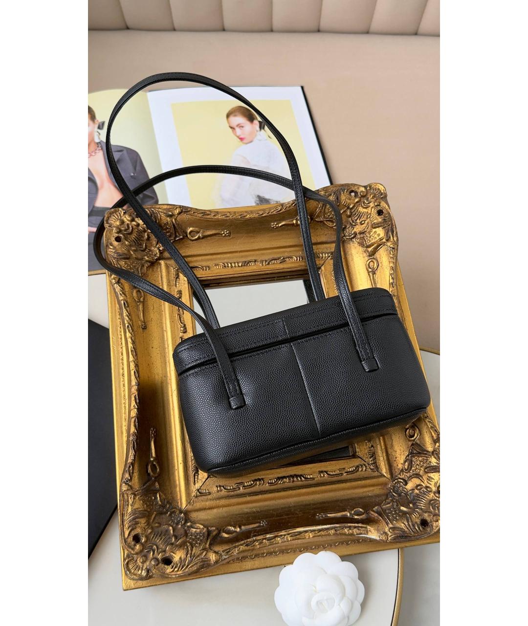 CHANEL Черная кожаная сумка с короткими ручками, фото 7