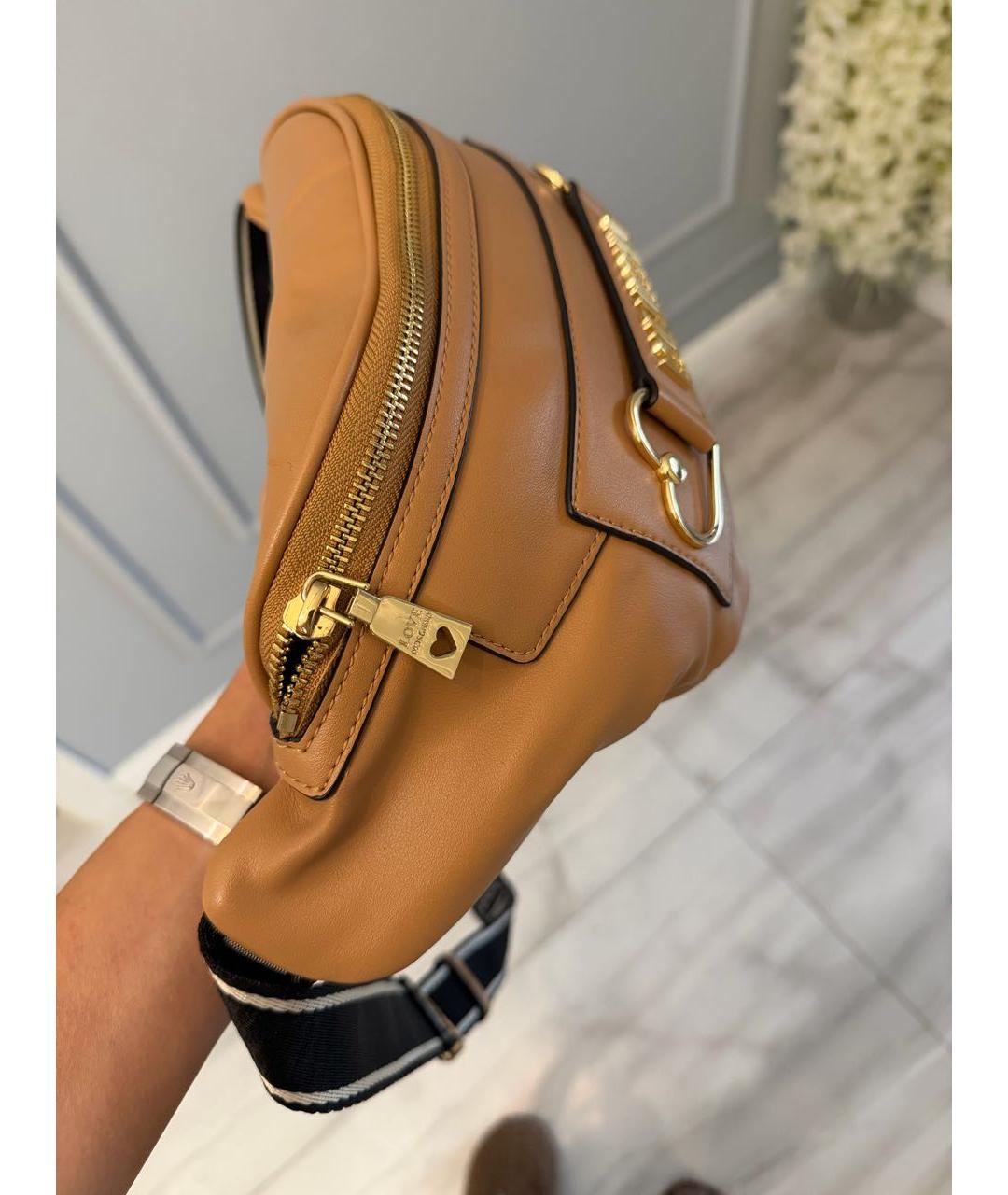 LOVE MOSCHINO Бежевая поясная сумка, фото 2